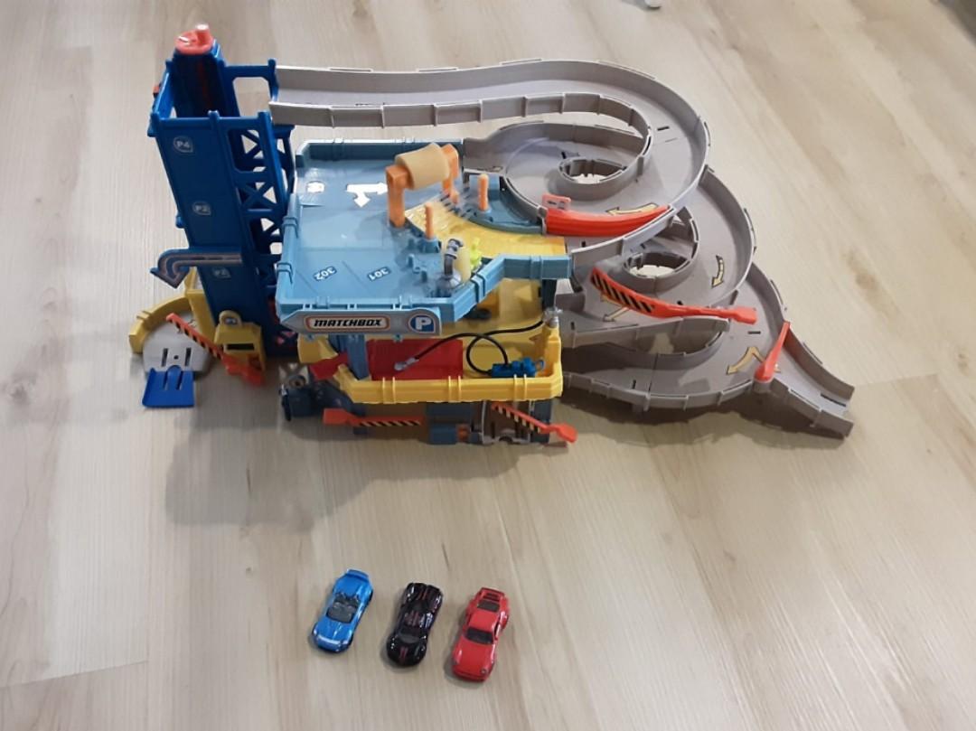 Matchbox 4-level garage, Hobbies & Toys, Toys & Games on Carousell