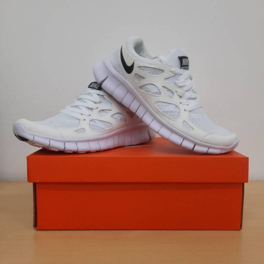 nike all white free runs