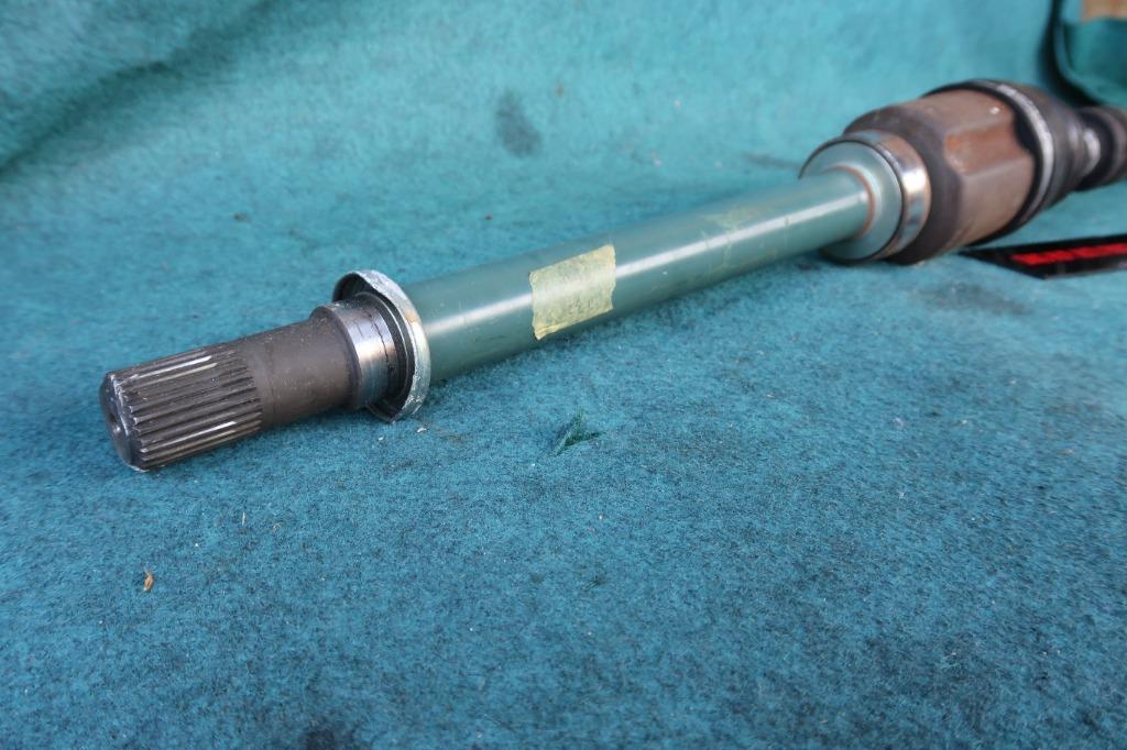 NISSAN XTRAIL T32 DRIVE SHAFT RH, Auto Accessories on Carousell