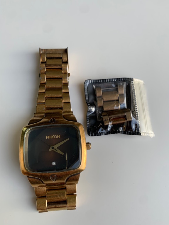 Nixon player 2025 watch gold