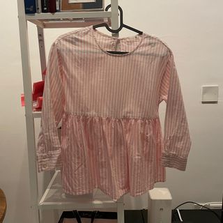 (Category: ) located in . Submitted by wardrobe__clearance (Listing ID 1121225750, Image 1). Description: .
