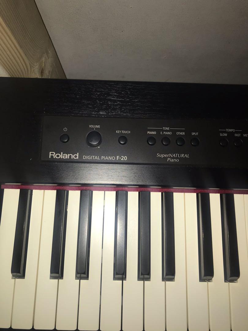 Roland digital piano F20, 書籍、休閒與玩具, 樂器、音樂相關, 樂器在旋轉拍賣