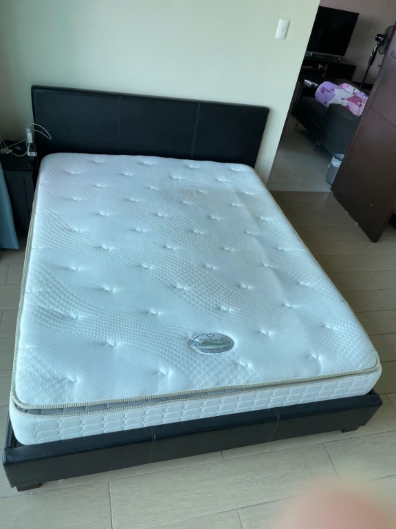 M Maiden Ii Mattress With Pillow, Used Queen Size Beds