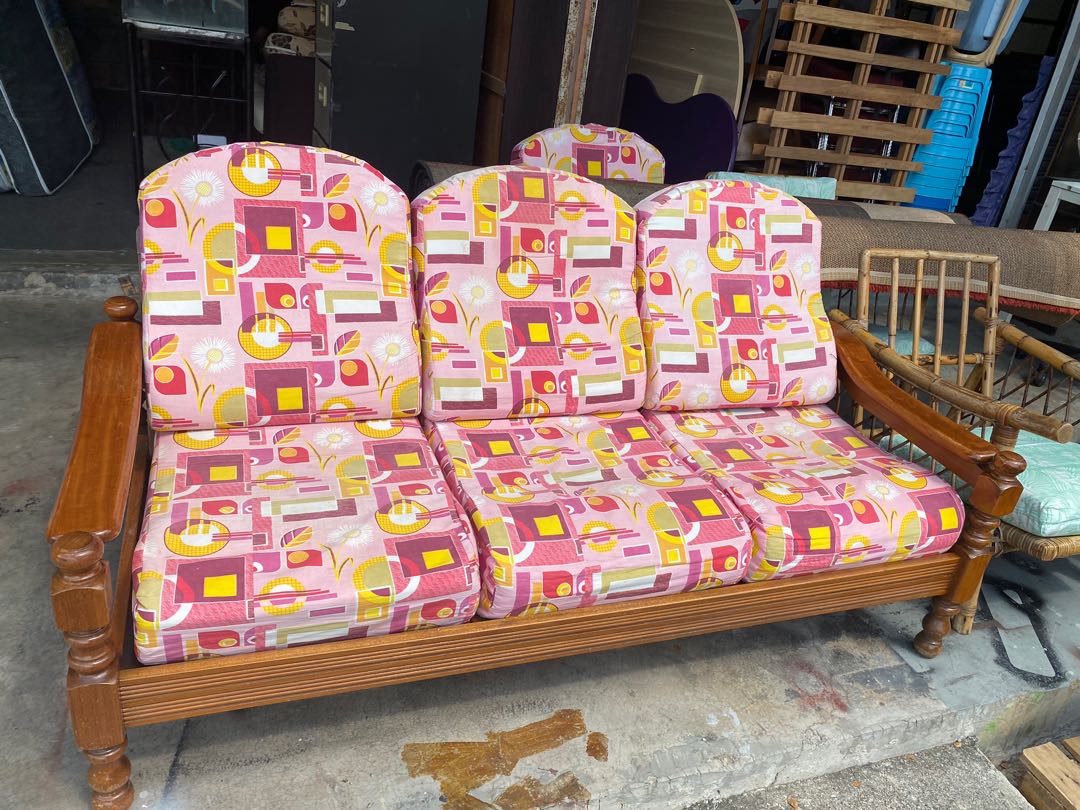Sofa Kayu 3 dan 1, Furniture & Home Living, Furniture, Sofas on Carousell