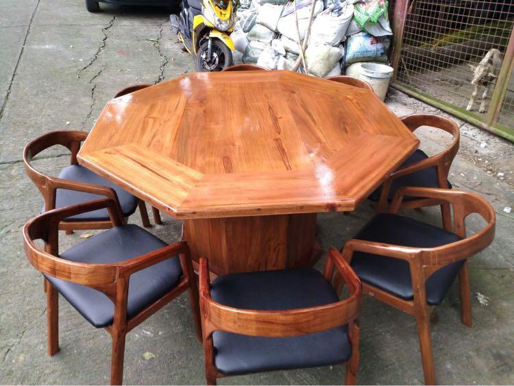 Solid Mahogany wood Octagon design dining table set 8 seaters