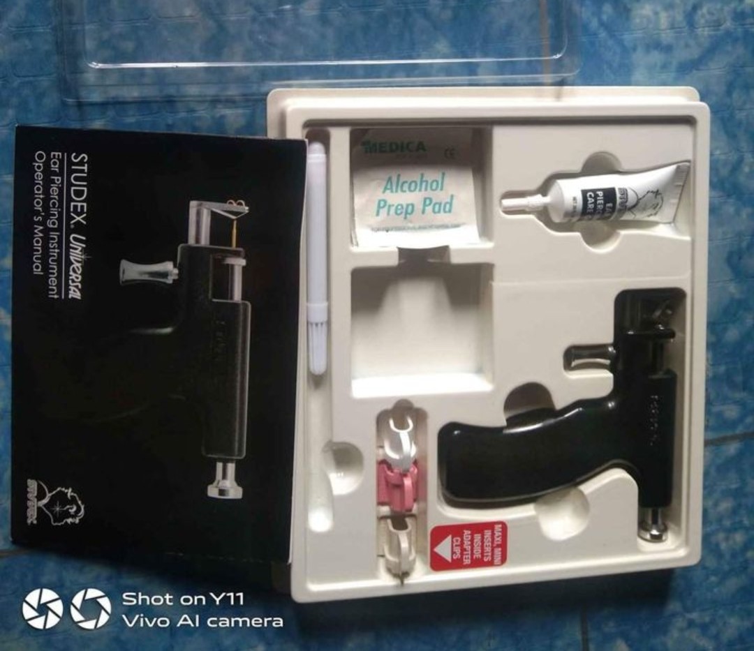 Studex ear piercing gun, Beauty & Personal Care, Ear Care on Carousell