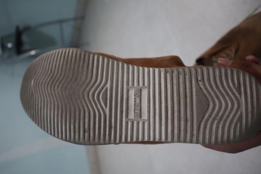 toms suede sneakers