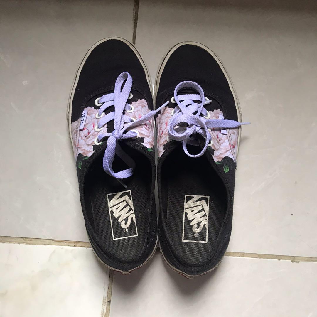 Winter 2025 floral vans