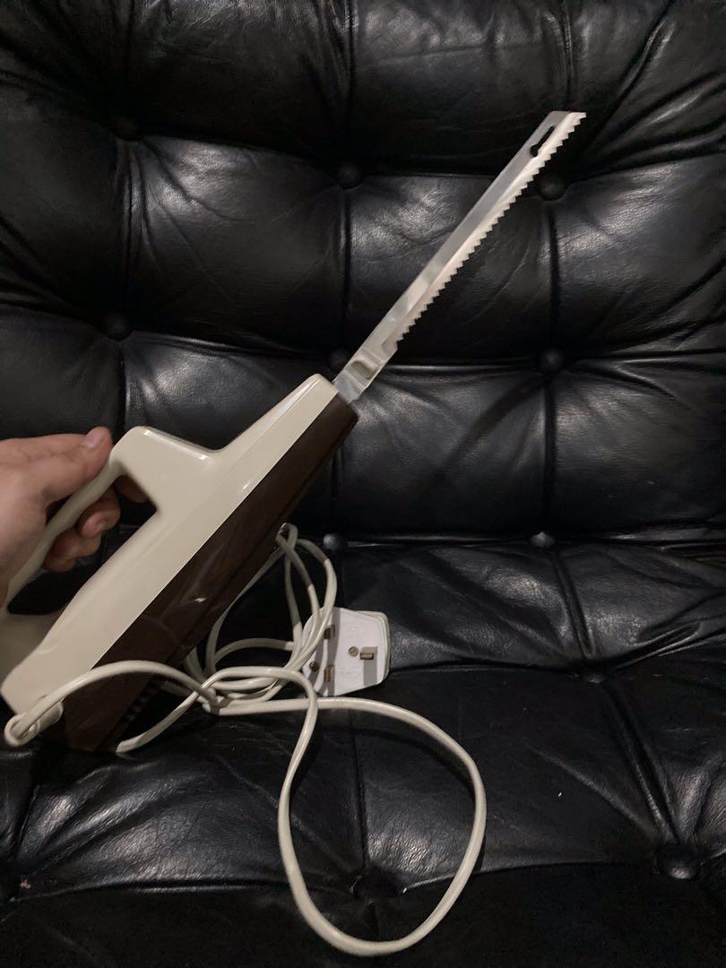 Vintage Moulinex Electric Knife (Category: Knives & Chopping Boards) located in Quezon City. Submitted by thiftystoryph (Listing ID 1121247846, Image 1). Description: .