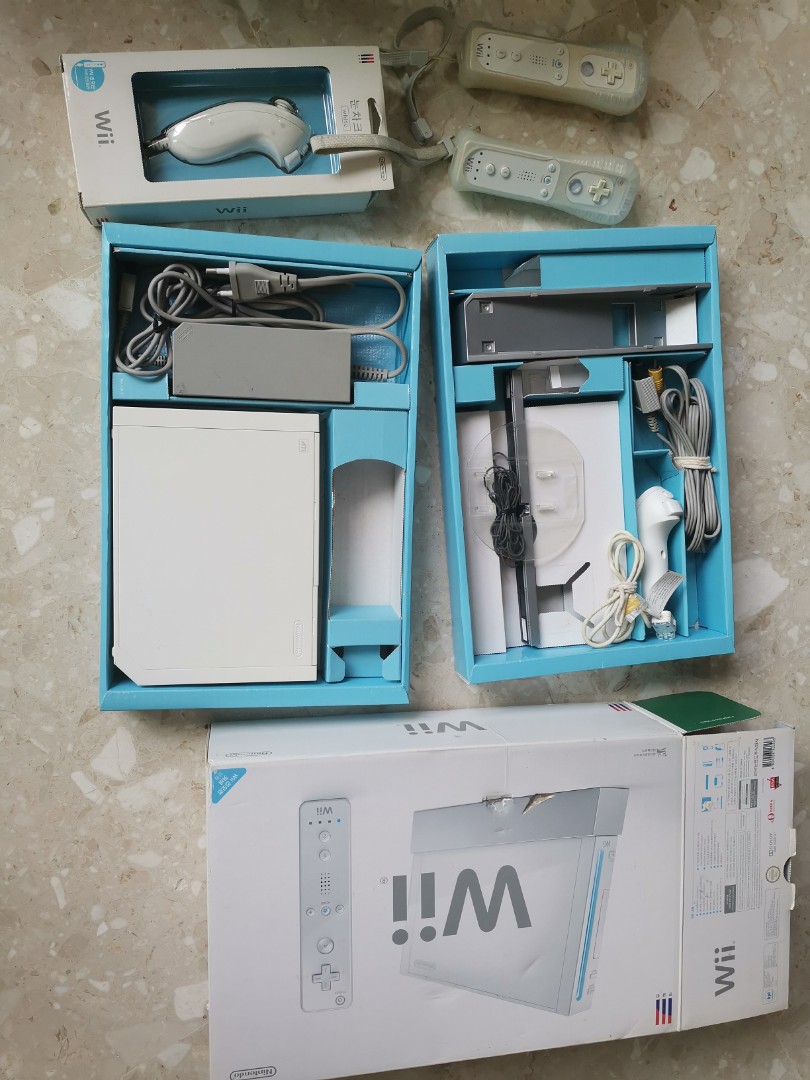 Wii Console Set + Guitar Hero Bundle, Hobbies & Toys, Toys & Games on