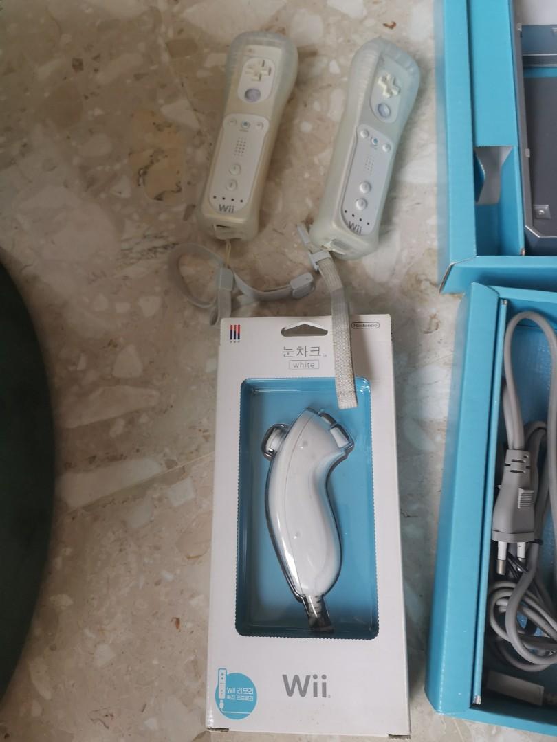 Wii Console Set + Guitar Hero Bundle, Hobbies & Toys, Toys & Games on