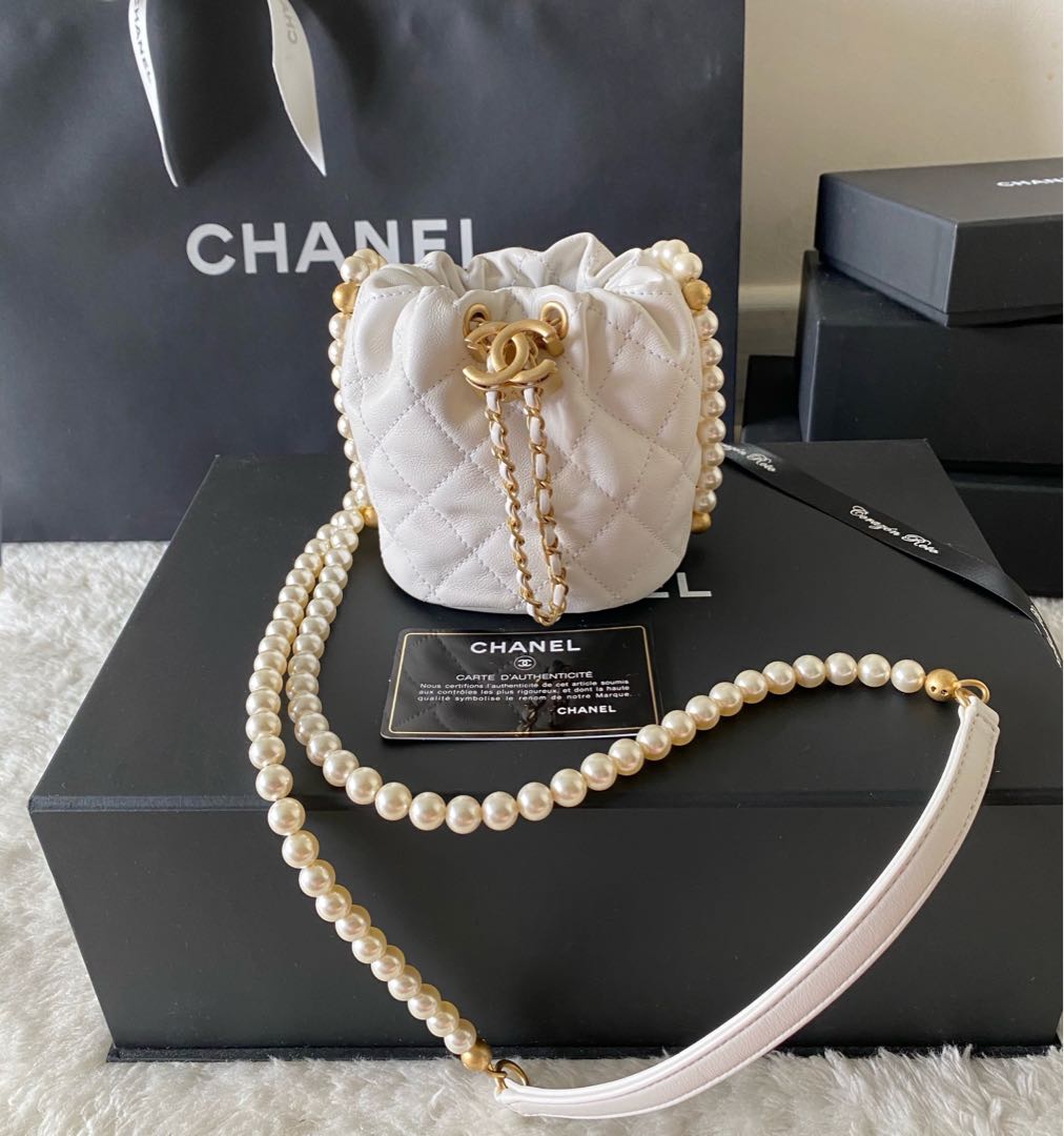 Chanel Quilted Pearl Mini About Pearls Drawstring Bucket Bag Auction  (0007-2555320)