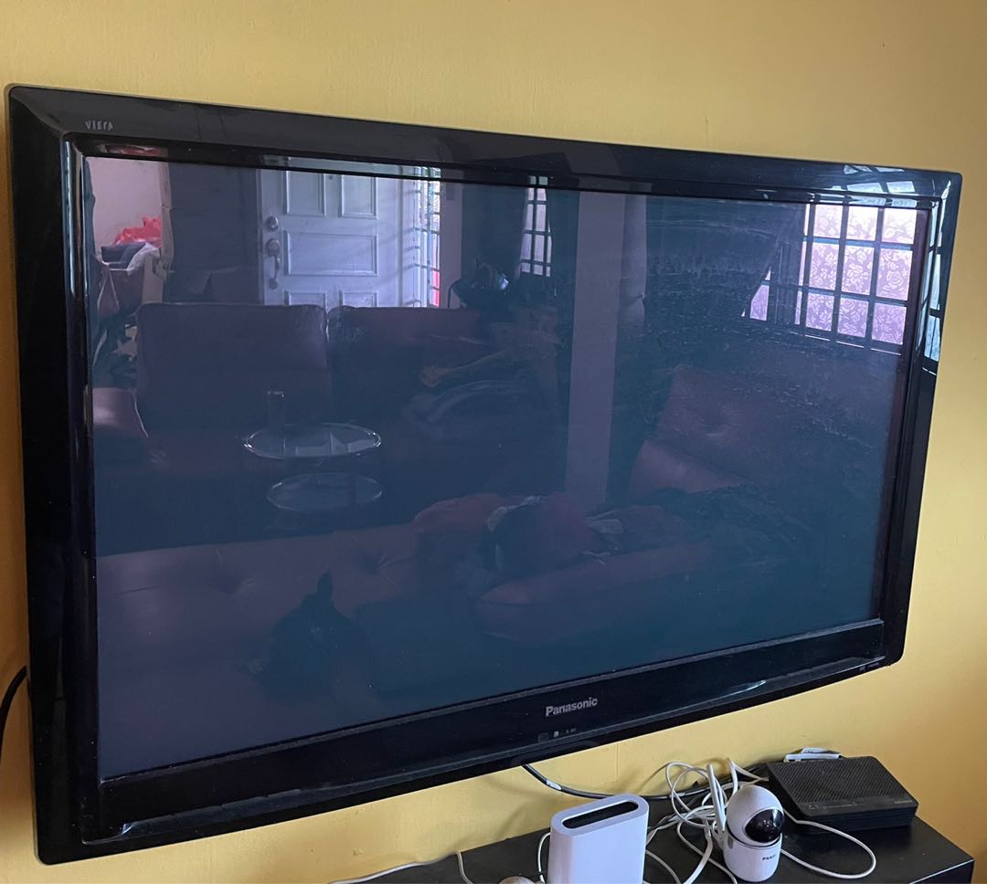 42inch TV, TV & Home Appliances, TV & Entertainment, TV on Carousell