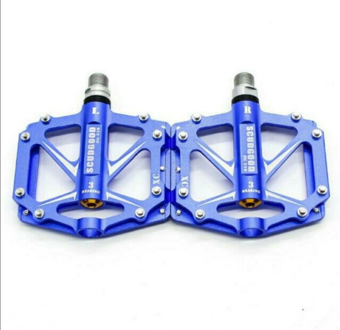 Dark blue mtb hotsell pedals