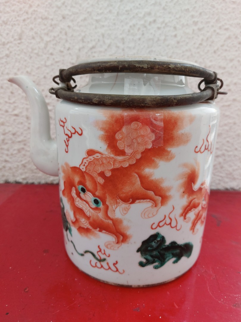 Antique red lion teapot, Hobbies & Toys, Memorabilia & Collectibles