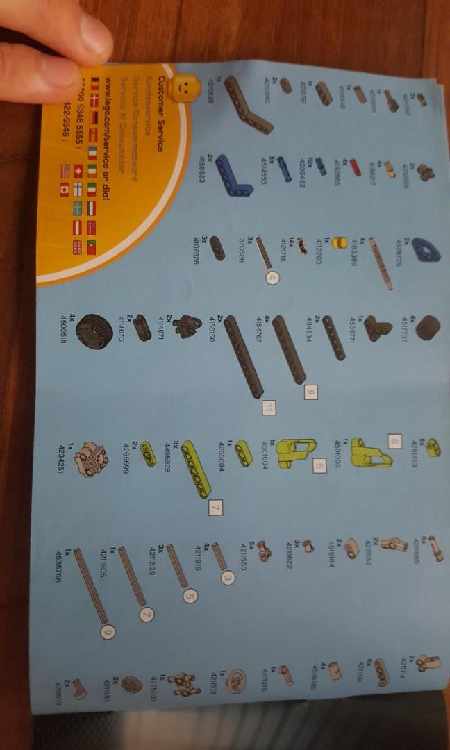 Assorted Lego Technic parts