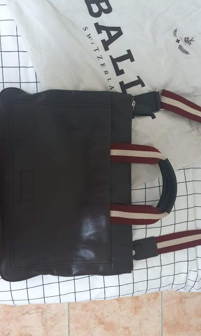 Bally - Authentic Bag (Category: Luxury Bags & Wallets) located in Quezon City. Submitted by anna12annaf (Listing ID 1121517128, Image 1). Description: authentic Bally godd as new bought for $720 with dust bag, cards and tag.