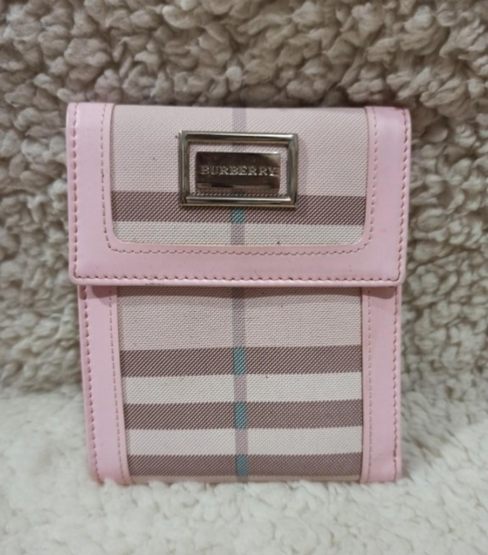 Burberry store pink wallet