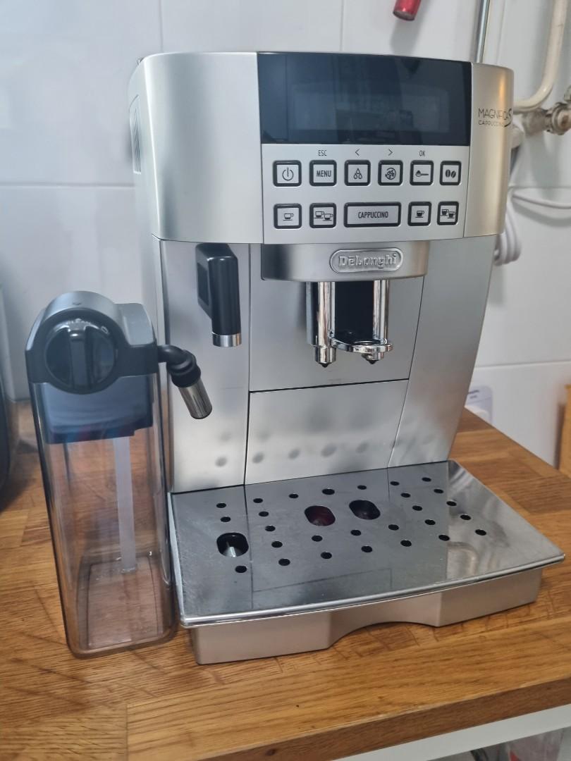 Delonghi Magnifica S Cappuccino, TV & Home Appliances, Kitchen
