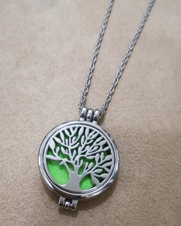 Diffuser necklace (Category: Necklaces) located in Quezon City. Submitted by skyebear (Listing ID 1121563942, Image 1). Description: .