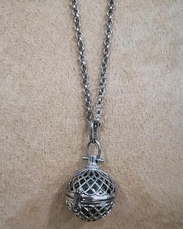 Diffuser necklace (Category: Necklaces) located in Quezon City. Submitted by skyebear (Listing ID 1121564237, Image 1). Description: .