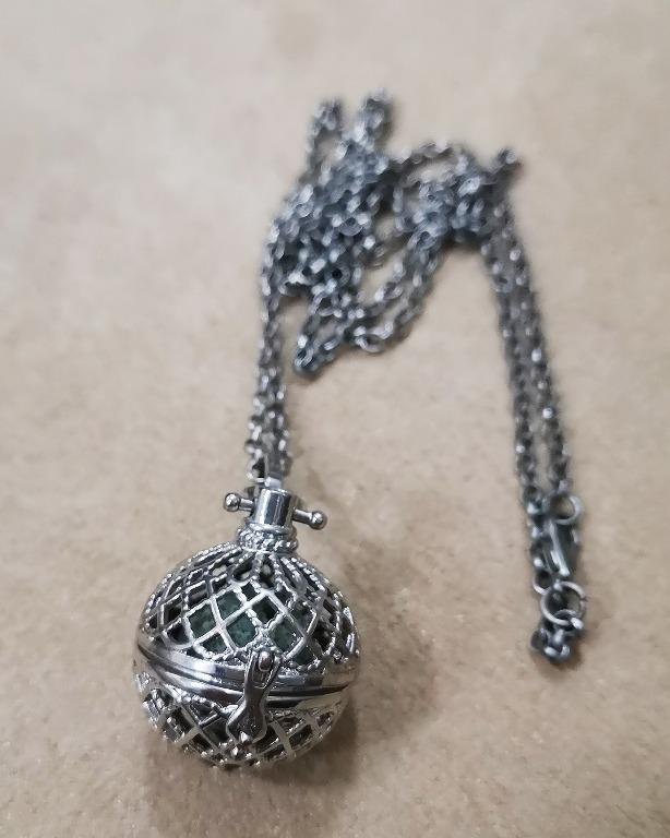 Diffuser necklace (Category: Necklaces) located in Quezon City. Submitted by skyebear (Listing ID 1121564237, Image 3). Description: .