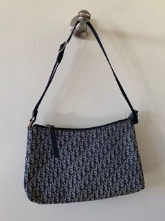 （分類：）位於 。 由 aidannwong 提交（商品編號 1121421399，圖片 1）。簡介： 。