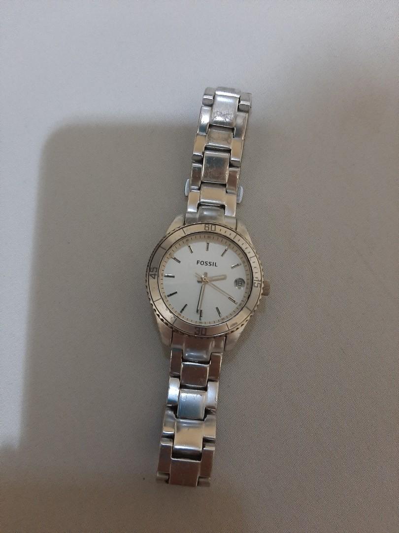 Fossil Classic Watch (Category: Women's Watches) located in Makati City. Submitted by cpippa (Listing ID 1121442787, Image 1). Description: 3 year old Fossil Watch for sale (New Battery) RFS: Decluttering Honest Flaws: Scratches and a lil dirty.
