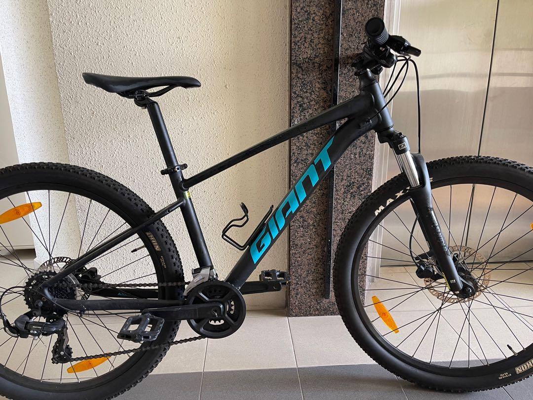 Giant Mountain Bike Talon 3 Matt Black. S size 27.5 Sports