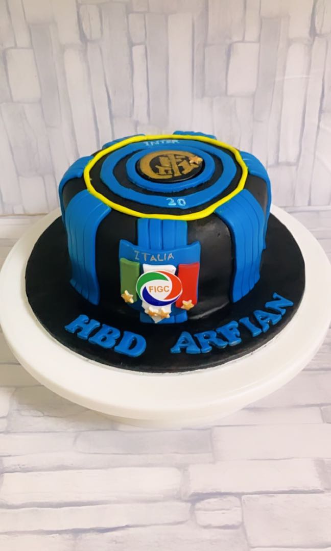 Halal intermilan birthday cake, Food & Drinks, Homemade Bakes on Carousell