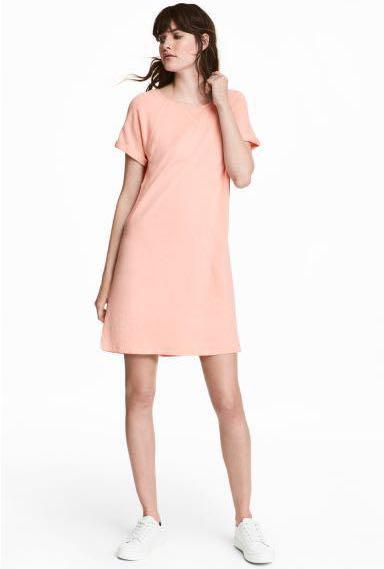 H&M Short, straight-cut T-shirt dress in sturdy cotton jersey with a round, neckline. Unlined., Women's Fashion, Dresses & Sets, Dresses on Carousell H&M Short, straight-cut T-shirt dress in sturdy cotton jersey with a round, neckline. Unlined., Women's Fashion, Dresses & Sets, Dresses on Carousell