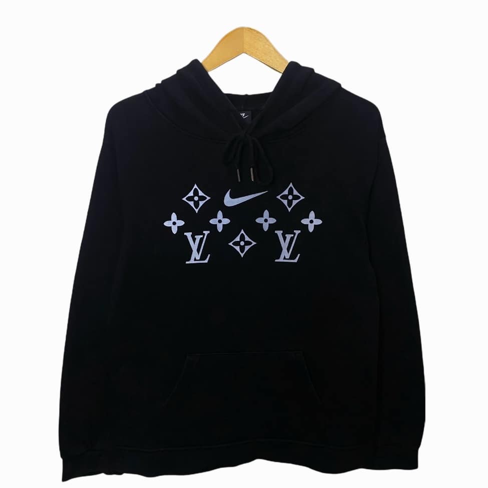 Hoodie Nike x Louis Vuitton, Fesyen Pria, Pakaian , Baju Luaran di Carousell
