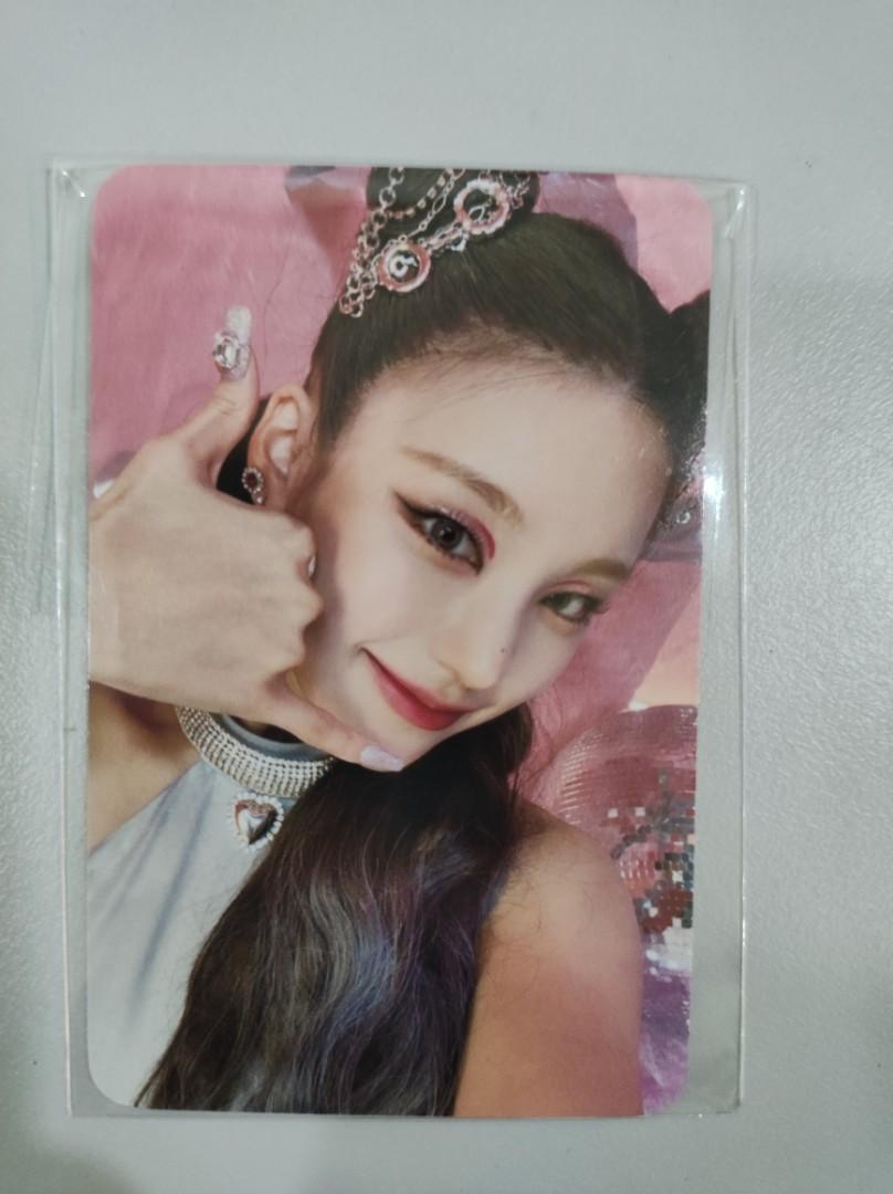 ITZY CRAZY IN LOVE HELLO 82 RARE SPECIAL PHOTOCARD BENEFITS