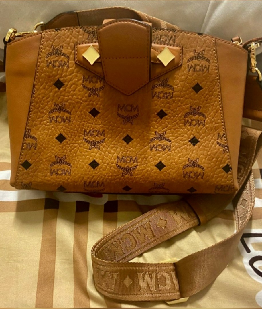 Mcm essential visetos crossbody hot sale
