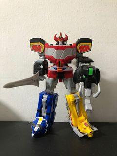 Mighty Morphin Power Ranger Megazord Hasbro - Super sentai Zyuranger