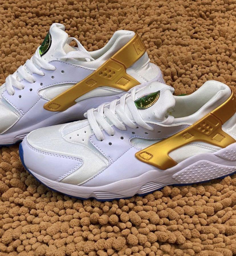 Nike huarache white rose gold deals