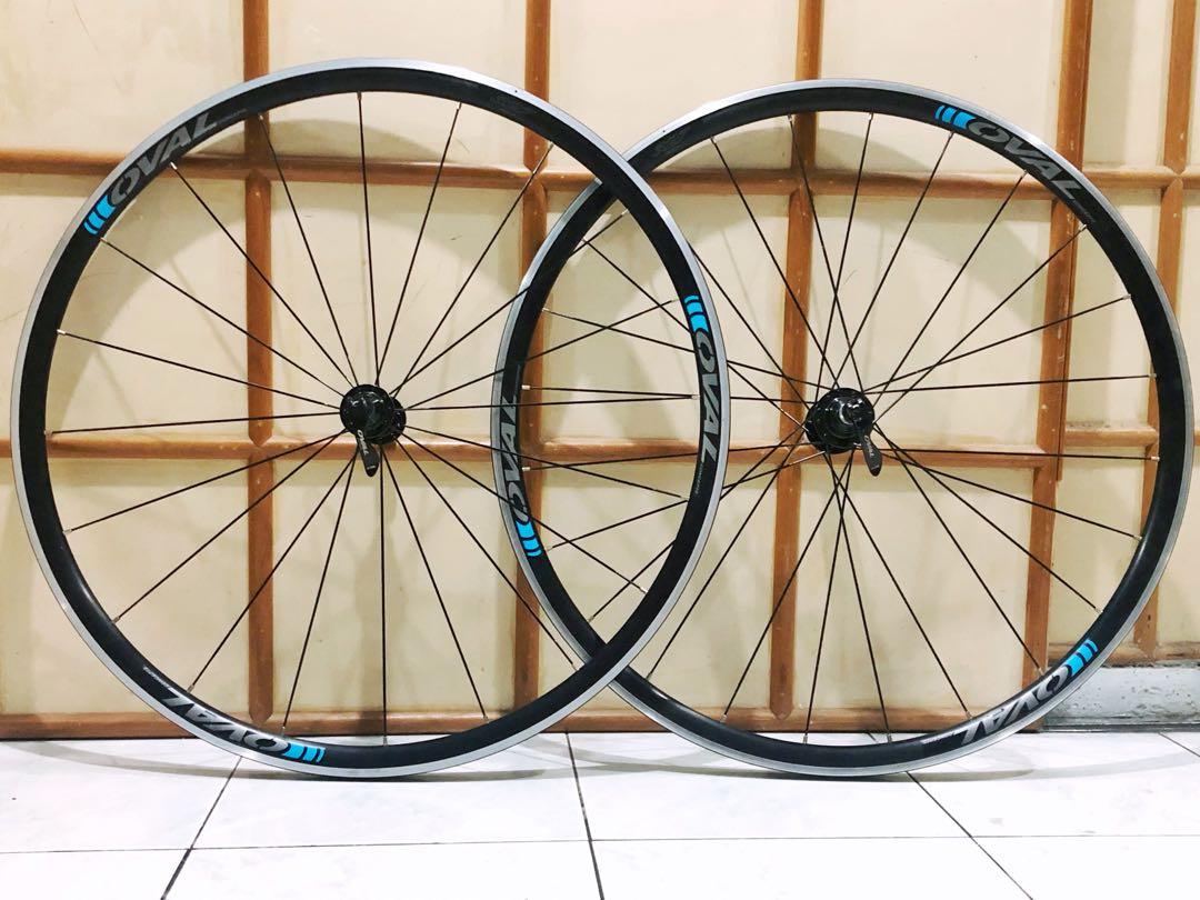 Oval wheelset clearance