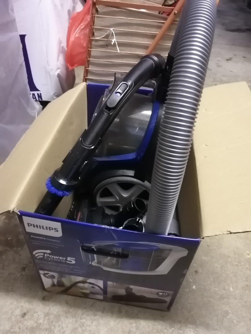 Philips power cyclone 5 vacuum, TV & Home Appliances, Vacuum Cleaner ...