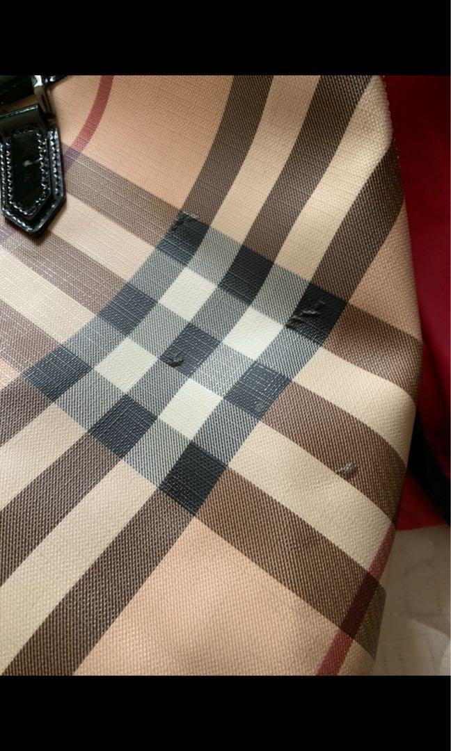 Preloved burberry bag authentic burberry bag (Category: Luxury Bags & Wallets) located in Manila. Submitted by christinevg (Listing ID 1121488073, Image 3). Description: Authentic burberry bag. With stain. Without box, paper bag and dust bag. Php 6,000 only. Last price. .