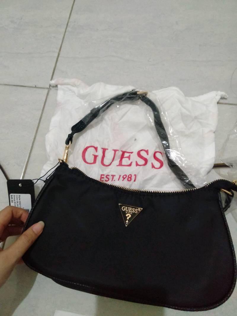 Guess nylon shoulder bag 2025