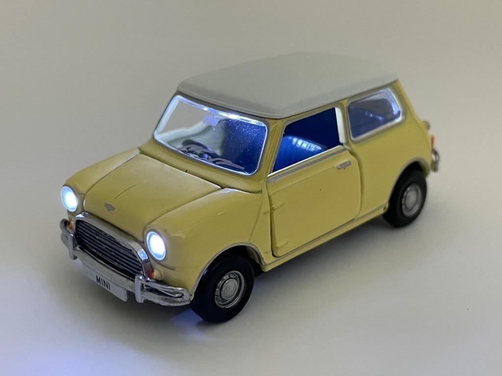 Tiny Mini Cooper Pantone 微影黃色mini車diy裝燈led 興趣及遊戲 玩具 遊戲類 Carousell
