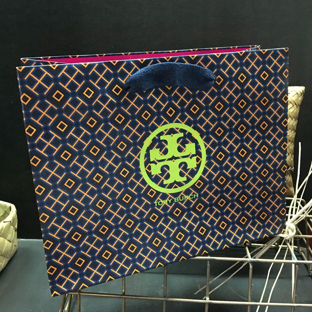 Tory Burch Small Paper Bag (Category: Luxury Bags & Wallets) located in Manila. Submitted by coolandchic (Listing ID 1121516403, Image 1). Description: From Tory Burch USA .