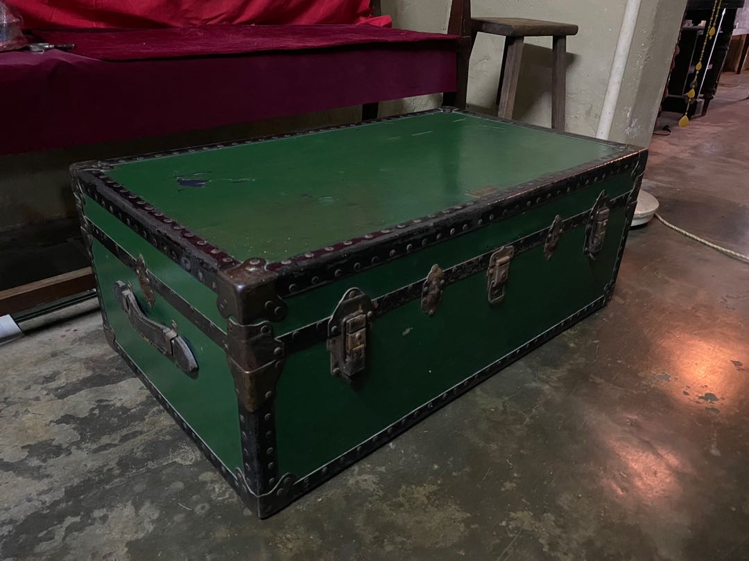 Victor luggage trunk store