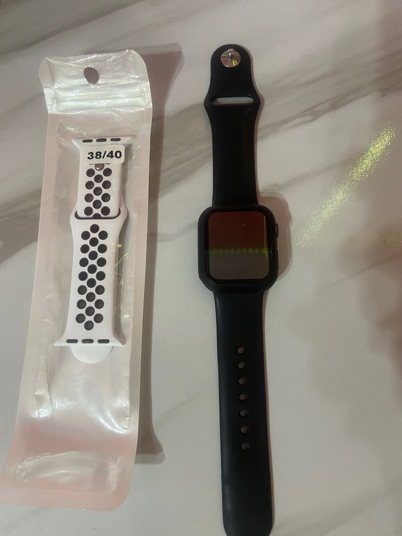Apple Watch SE 40MM GPS, Luxury, Watches on Carousell