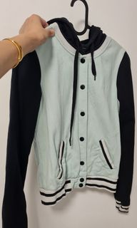(Category: ) located in . Submitted by prettythriftstore (Listing ID 1121610678, Image 1). Description: .