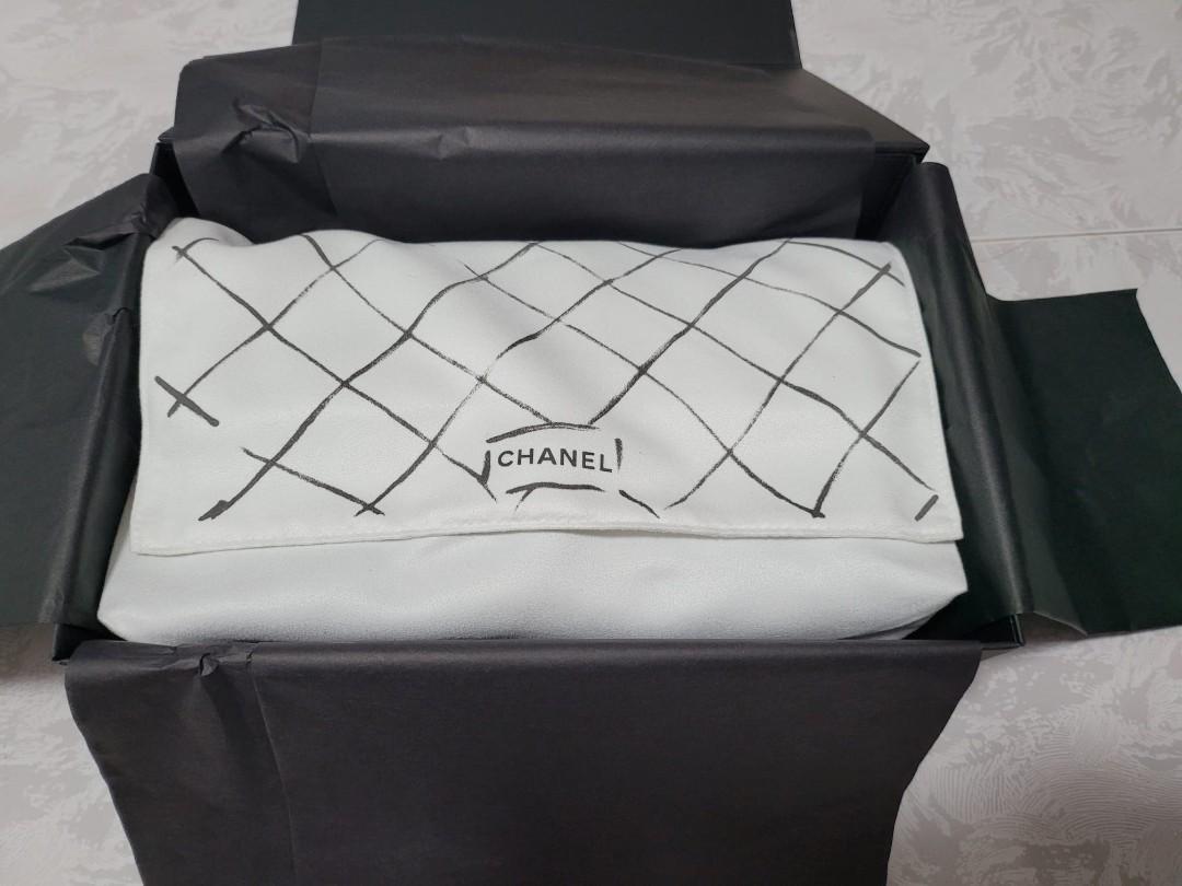 Chanel Authentic Bag #30 BNIB Classic Double Flap Medium Navy Blue. Comes  with holo, dust bag and box, authenticity card and receipt. Bought at local
