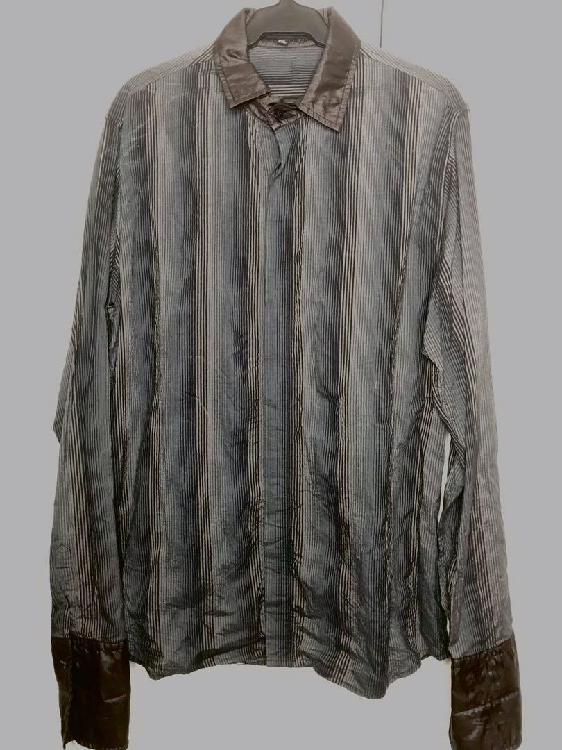 Dolce & Gabbana Button Down Polo (Category: Formal Shirts) located in Caloocan City. Submitted by onlinecart1 (Listing ID 1121712956, Image 1). Description: Selling for a cause Dolce & Gabbana Button Down Polo Like Brand New Same day Delivery 🚚 RFS: Pandagdag lang po sa surgery and meds ng dad ko na may cancer.
