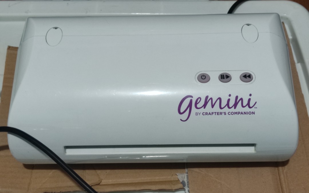 Electric A4 Die Cutting Machine Gemini Senior, Hobbies & Toys