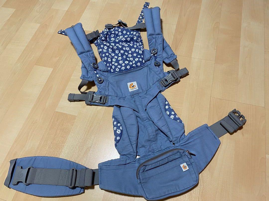 Ergobaby deals blue daisies