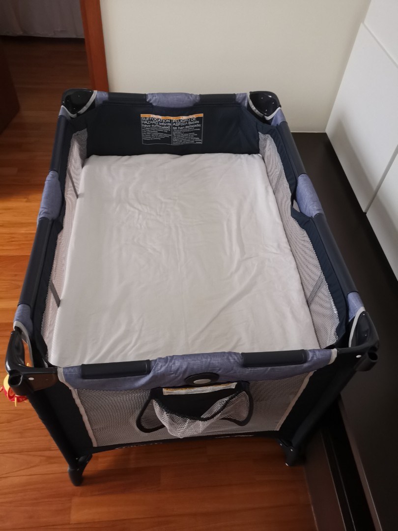 Graco baby cot, Babies & Kids, Baby Nursery & Kids Furniture, Cots